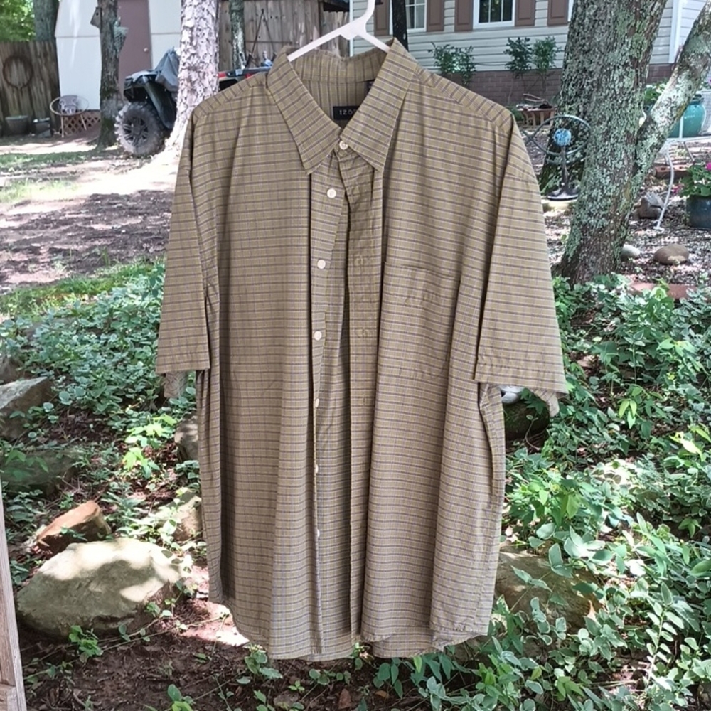 Izod Men's Tan Checkered Button Down Shirt
